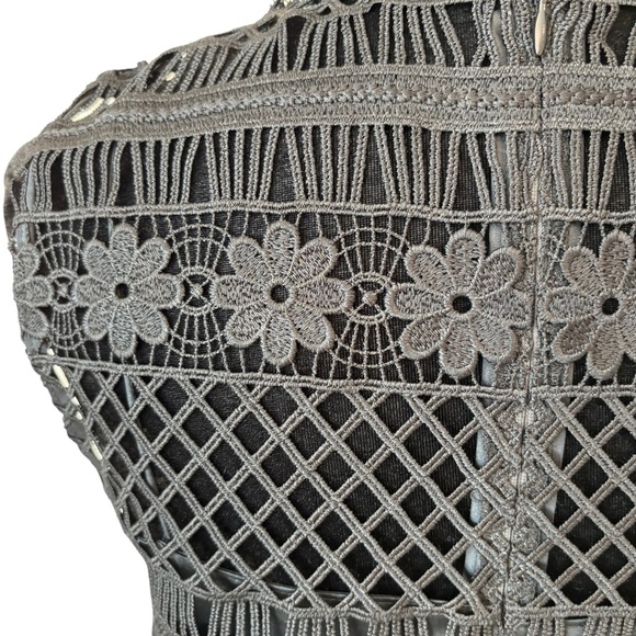 Elie Tahari Alessandra Black Lace Top Size 4 - Picture 12 of 14